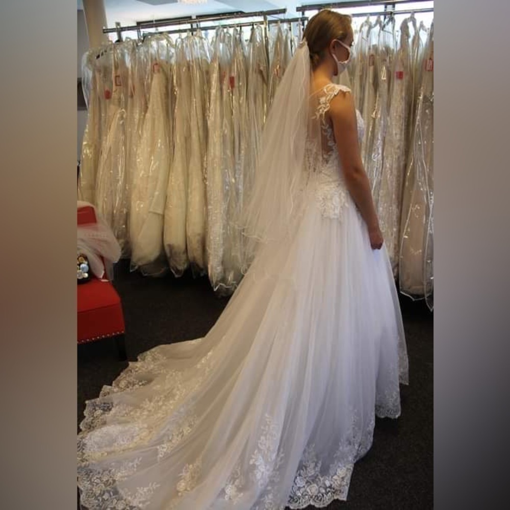 Rebecca Ingram Jamie white wedding dress - Picture 2 of 7